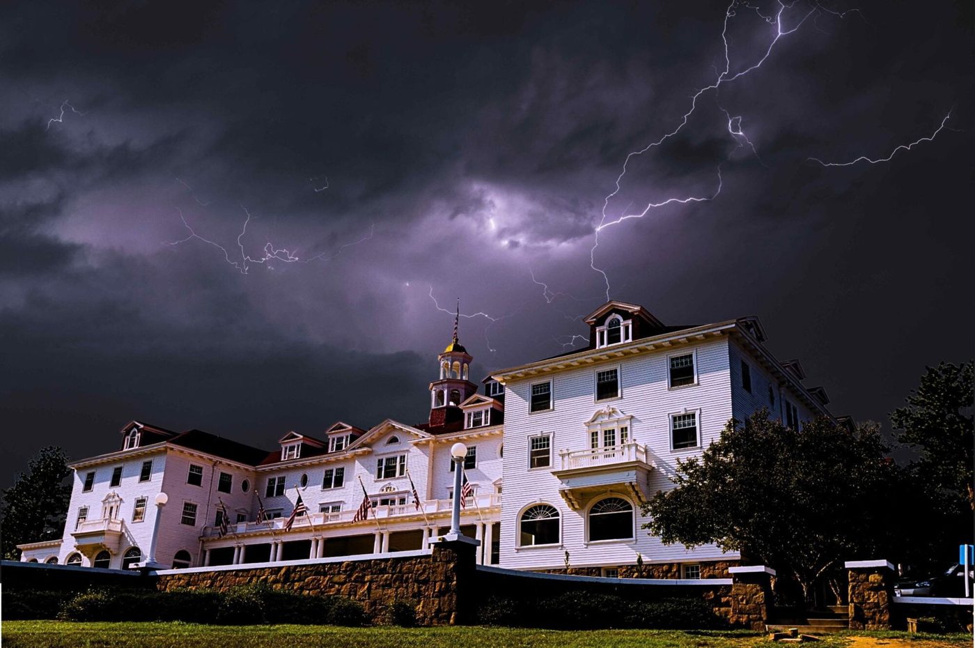 Estes Park Ghosts: Ghost Tours and Haunted Pub Crawls